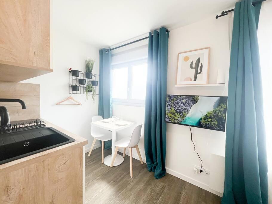 Suite Le Studio Litchi Baigne De Lumieres & Proche Des Plages Saint-Nazaire  Exterior foto